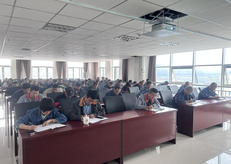 廉當(dāng)&ldquo;鐮&rdquo;可以除雜念   欲為&ldquo;獄&rdquo;勢(shì)必積災(zāi)難 &mdash;&mdash;集團(tuán)紀(jì)委書記為物產(chǎn)工投公司黨員干部、關(guān)鍵人員 授主題教育廉政專題黨課