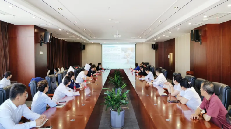 以學(xué)賦能強根基 以講促干育人才——昆侖國際酒店“讀一本專業(yè)書籍 分享一堂專業(yè)課程”活動成效顯著