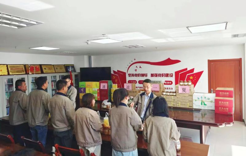 情系職工，夏送清涼&mdash;&mdash;朝物開投公司開展夏日送清涼活動